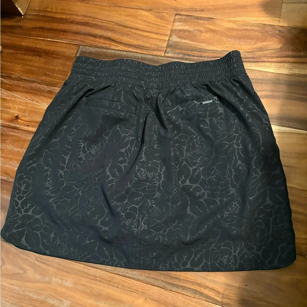 Orvis Floral Black Skirt size‎ large (0504)